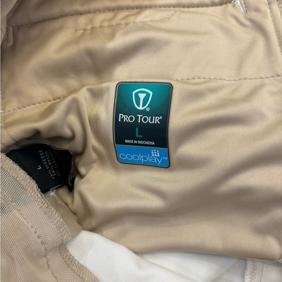 Women's White Capris - Picture 2 of 11